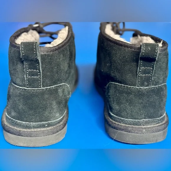 EUC 🖤 UGG Neumel Chukka Boots Men’s 12 Black Suede Shearling Lined
